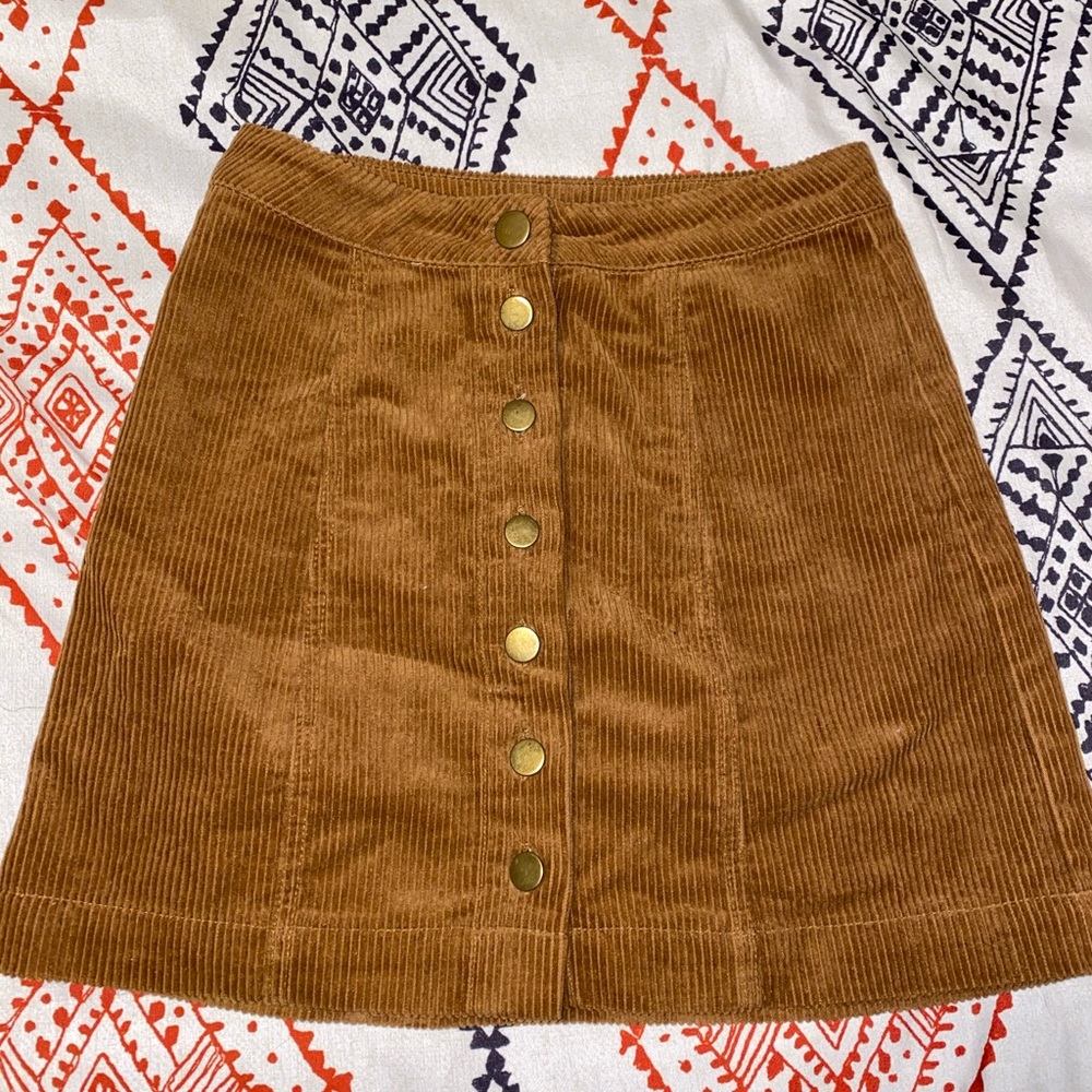 CHARLOTTE RUSSE BUTTON UP SKIRT